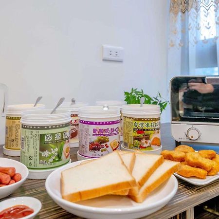 Aurora Castle Guest House Luodong Luaran gambar