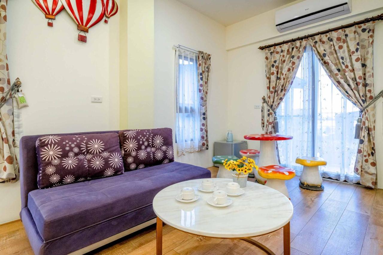 Aurora Castle Guest House Luodong Luaran gambar