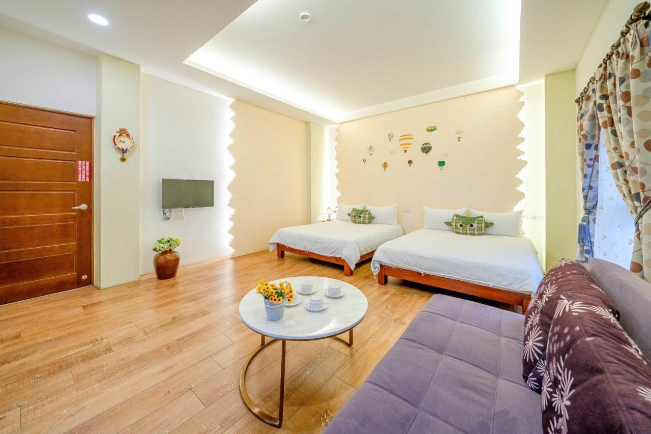 Aurora Castle Guest House Luodong Luaran gambar
