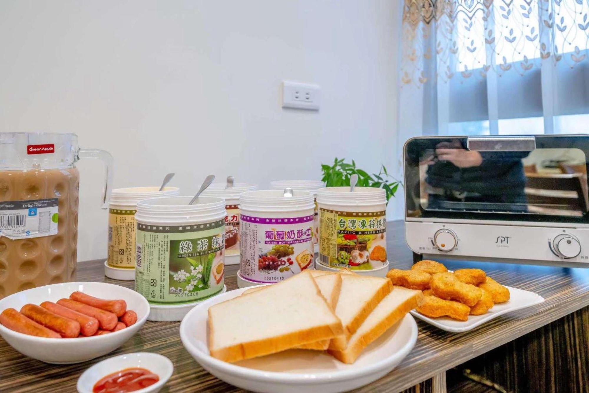 Aurora Castle Guest House Luodong Luaran gambar